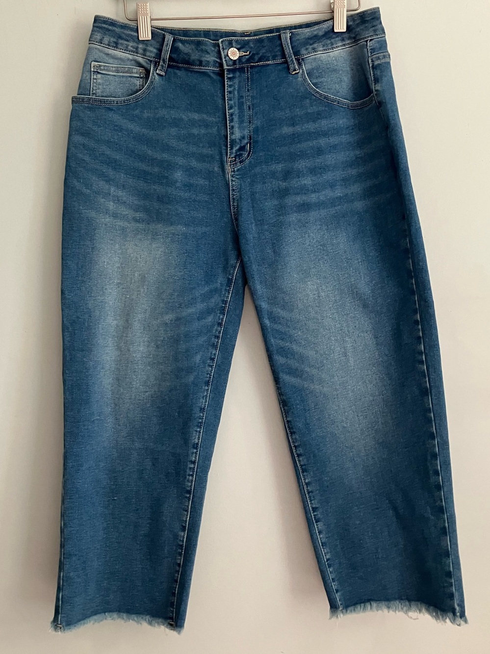 UNBRANDED High Rise Medium Wash Cropped Straight Leg Jeans Size 14